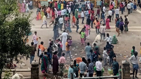 ಮೈಸೂರಿನ ದೇಗುಲಗಳಿಗೆ ಹರಿದು ಬಂದ ಭಕ್ತಸಾಗರ