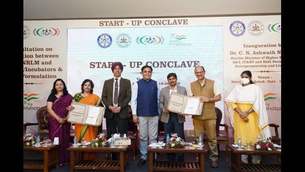 ಮಹಿಳಾ ಸ್ವಸಹಾಯ ಗುಂಪುಗಳ ಬಲವರ್ಧನೆ ಗುರಿ: 3 ಒಡಂಬಡಿಕೆಗಳಿಗೆ ಅಂಕಿತ