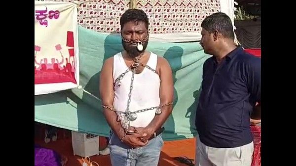 ಅಕ್ರಮ ಟೋಲ್ ಸಂಗ್ರಹದ ವಿರುದ್ಧ ವಿಭಿನ್ನ ಪ್ರತಿಭಟನೆ ಮಾಡಿದ ಮಂಗಳೂರಿನ 'ಆಪದ್ಬಾಂಧವ'