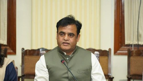 ನೀಟ್ ವಿಳಂಬ: ಕೋರ್ಸ್ ಬಿಟ್ಟ ವಿದ್ಯಾರ್ಥಿಗಳಿಗೆ ಶುಲ್ಕ ವಾಪಸ್