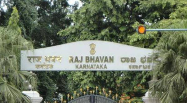 ಕಾಂಗ್ರೆಸ್ ರಾಜಭವನ ಚಲೋ: ಈಶ್ವರಪ್ಪ ವಿರುದ್ಧ ರಾಜ್ಯಪಾಲರಿಗೆ ದೂರು