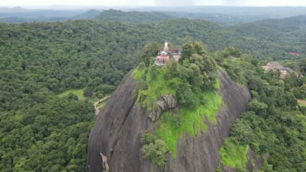ದೇವಸ್ಥಾನದ ಉಳಿವಿಗಾಗಿ ದಿಟ್ಟ ನಿರ್ಧಾರ ಕೈಗೊಂಡ ದಕ್ಷಿಣ ಕನ್ನಡ ಜಿಲ್ಲಾಧಿಕಾರಿ