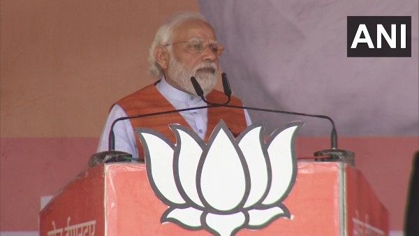 'ಎಸ್‌ಪಿ ನಾಯಕರಿಗೆ ನಿದ್ದೆ ಮಾಡಿದಾಗೆಲ್ಲಾ ಅಧಿಕಾರದ ಕನಸು' ಎಂದ ಪ್ರಧಾನಿ