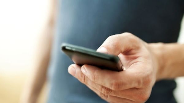 ಶ್ರೀನಾಥ್ ಭಲ್ಲೆ ಅಂಕಣ: ಬರೀ ಒಂದು ಕರೆಯ ದೂರವಷ್ಟೇ ಅಂದ್ರೆ Just a phone call away