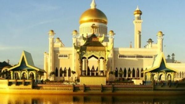 1..2..3.. ಹೆಂಡತಿಯರು ಎಷ್ಟೇ ಇದ್ದರೂ ಪ್ರತಿ ಮನೆಯಲ್ಲೂ ಫೋಟೋ ಕಡ್ಡಾಯ