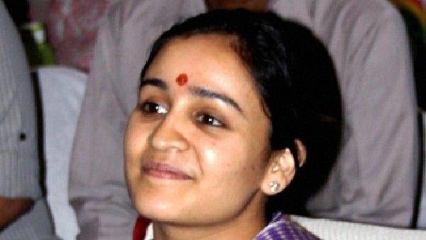 ಯೋಗಿಗೆ ಅಭಿನಂದಿಸಿದ ಮುಲಾಯಂ ಸೊಸೆ ಅಪರ್ಣಾ ಯಾದವ್‌ಗೆ ನೆಟ್ಟಿಗರ ಪ್ರಶ್ನೆಗಳಿವು