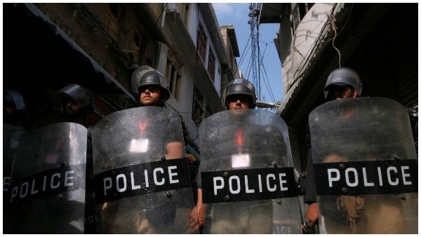 ಪೇಶಾವರದ ಮಸೀದಿಯಲ್ಲಿ ಬಾಂಬ್ ಸ್ಪೋಟ, 30 ಮಂದಿ ಸಾವು