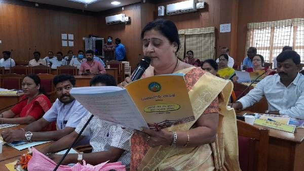 ಶಿವಮೊಗ್ಗ ಮಹಾನಗರ ಪಾಲಿಕೆಯಲ್ಲಿ 2.52 ಕೋಟಿ ರೂ. ಉಳಿತಾಯ ಬಜೆಟ್ ಮಂಡನೆ