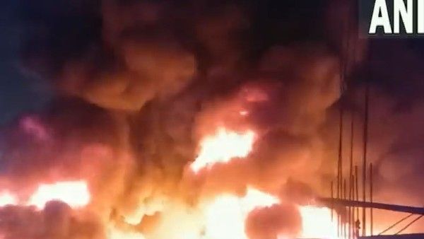 Video: ಕೋಲ್ಕತ್ತಾದಲ್ಲಿ ಹೊತ್ತಿ ಉರಿದ ಚರ್ಮದ ಕಾರ್ಖಾನೆ; ಈಗ ಹೇಗಿದೆ ಪರಿಸ್ಥಿತಿ?