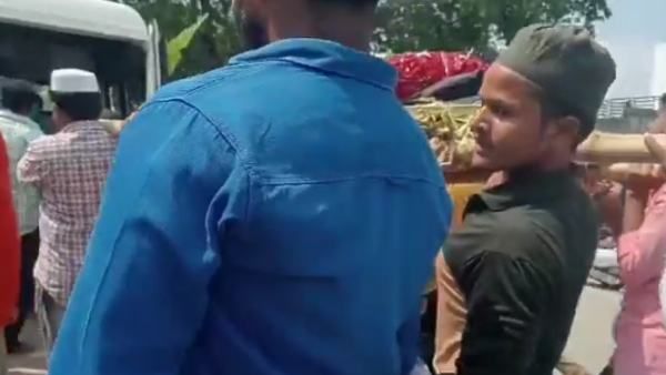 ಮೈಸೂರು: ಮೃತಪಟ್ಟ ಹಿಂದೂ ಮಹಿಳೆಗೆ ಹೆಗಲು ಕೊಟ್ಟು ಸಾಮರಸ್ಯ ಮೆರೆದ ಮುಸ್ಲಿಮರು