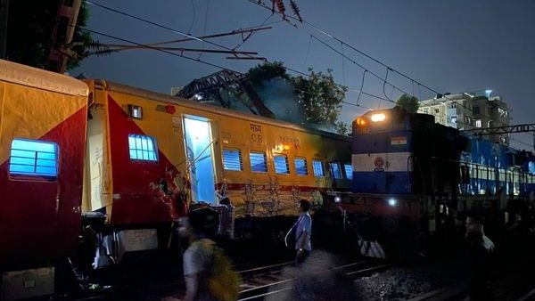 Breaking: ದಾದರ್ ಬಳಿ ಹಳಿ ತಪ್ಪಿದ ದಾದರ್- ಪುದುಚೇರಿ ಎಕ್ಸ್‌ಪ್ರೆಸ್ ರೈಲು