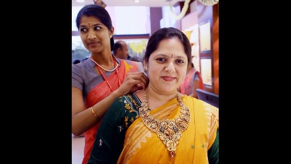 Gold Rate Today : ಬಂಗಾರ ಬಲು ದುಬಾರಿ: ಏ.9ರಂದು ದೇಶದ ಪ್ರಮುಖ ನಗರಗಳಲ್ಲಿ ಚಿನ್ನ-ಬೆಳ್ಳಿ ದರ ಎಷ್ಟಿದೆ?