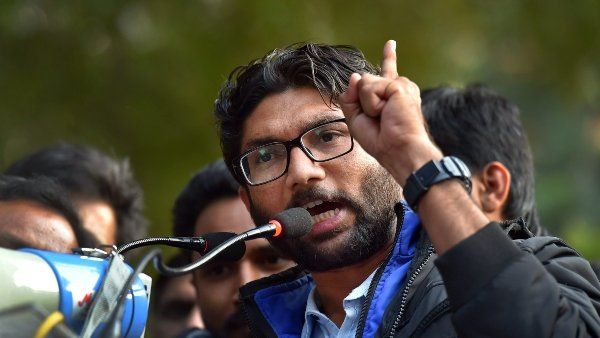 'ನಾನು ತಲೆಬಾಗಲ್ಲ': ಪುಷ್ಪಾ ಸ್ಟೈಲ್‌ನಲ್ಲಿ ಹೇಳಿದ ಜಿಗ್ನೇಶ್