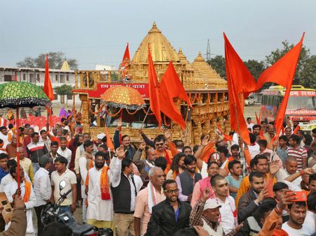 Breaking: ಕೋಲಾರದ ಮುಳಬಾಗಿಲಿನಲ್ಲಿ ಶ್ರೀರಾಮ ಶೋಭಾಯಾತ್ರೆ ವೇಳೆ ಕಲ್ಲುತೂರಾಟ