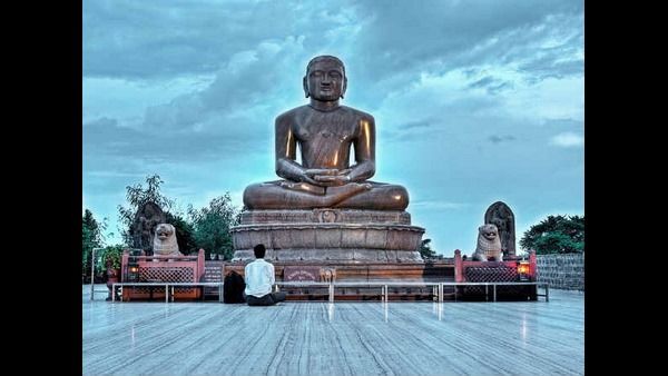 ಮಹಾವೀರ ಜಯಂತಿ 2022: ಪ್ರಧಾನಿ ಸೇರಿ ಹಲವು ನಾಯಕರಿಂದ ಶುಭಾಶಯ