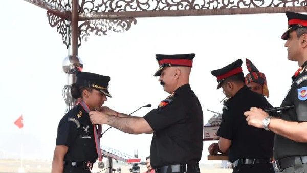 ವಾಯುಪಡೆಯಲ್ಲಿ ಮೊದಲ ಮಹಿಳಾ ಫೈಟರ್ ಪೈಲಟ್ ಕ್ಯಾಪ್ಟನ್ ಅಭಿಲಾಷಾ ಬರಾಕ್