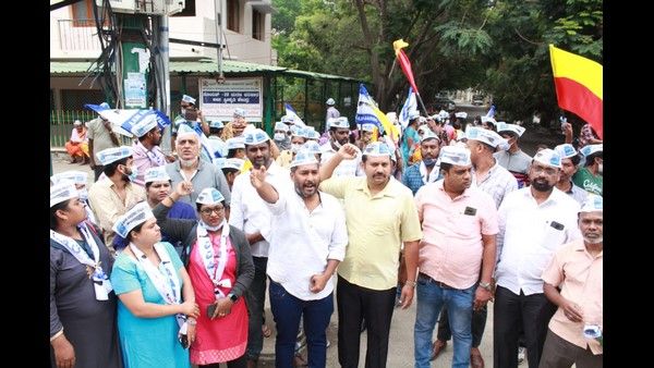 ವಾಜಪೇಯಿ ಕ್ರೀಡಾಂಗಣ ಕುಸಿಯಲು 40% ಕಮಿಷನ್‌ ಕಾರಣ: ಆಪ್‌ ಪ್ರತಿಭಟನೆ