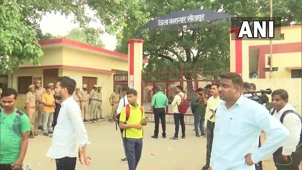 ಯುಪಿ: 27 ತಿಂಗಳ ಜೈಲುವಾಸದ ನಂತರ ಎಸ್‌ಪಿ ನಾಯಕ ಅಜಂ ಖಾನ್ ಬಿಡುಗಡೆ