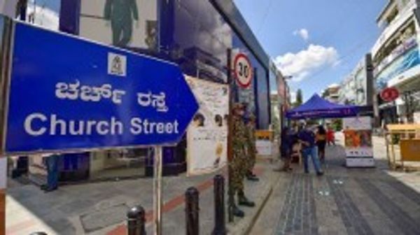 ಚರ್ಚ್ ಸ್ಟ್ರೀಟ್‌ನಲ್ಲೂ ರಸ್ತೆಗುಂಡಿ ಮುಚ್ಚಲು ಮುಂದಾದ ಬಿಬಿಎಂಪಿ