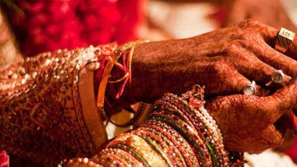 ವರದಕ್ಷಿಣೆಗಾಗಿ ಬೇಡಿಕೆ: ಹಸೆಮಣೆ ಏರಬೇಕಿದ್ದ ಸಹೋದರಿಯರು ಪೊಲೀಸ್ ಠಾಣೆಗೆ ದೂರು