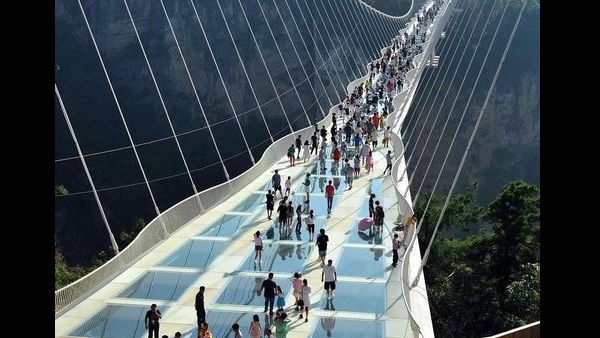 ವಿಯೆಟ್ನಾಂನಲ್ಲಿ ಪ್ರವಾಸೋದ್ಯಮಕ್ಕೆ ಉತ್ತೇಜನ: ವಿಶ್ವದ ಅತಿ ಉದ್ದದ ಗಾಜಿನ ಸೇತುವೆ ಓಪನ್