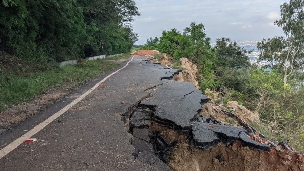ಚಾಮುಂಡಿ ಬೆಟ್ಟದಲ್ಲಿ ಭೂ ಕುಸಿತ ಉಂಟಾಗುವ ಆತಂಕ!