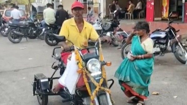 ಪತ್ನಿ ಬೆನ್ನು ನೋವು ಎಂದಿದ್ದಕ್ಕೆ ಮೊಪೆಡ್‌ ಖರೀದಿ ಮಾಡಿದ ಭಿಕ್ಷುಕ!
