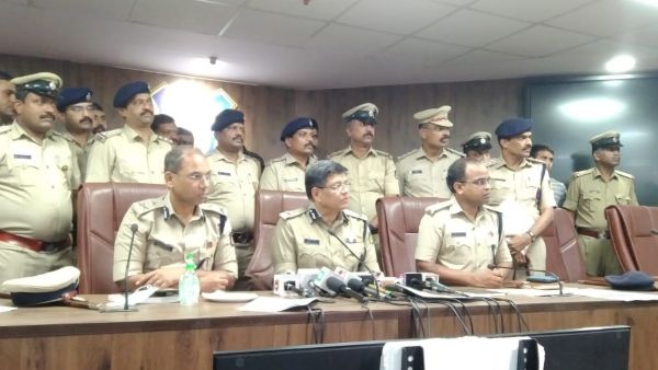 ಆಸಿಡ್ ದಾಳಿ: ಕರಪತ್ರ ನೋಡಿ ಕ್ಲೂ ಕೊಟ್ಟ ಸಾರ್ವಜನಿಕರಿಗೆ ಕಮೀಷನರ್ ಅಭಿನಂದನೆ