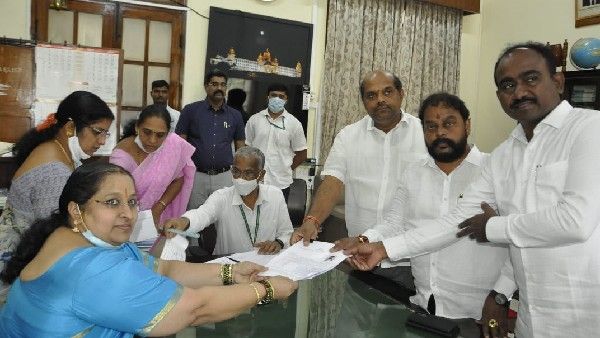 Breaking: ಜೆಡಿಎಸ್ ಅಭ್ಯರ್ಥಿಯಾಗಿ ಸರವಣ ನಾಮಪತ್ರ ಸಲ್ಲಿಕೆ