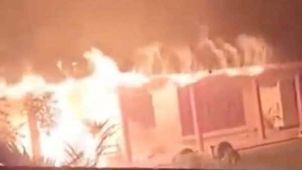 ಲಂಕಾ ಹಿಂಸಾಚಾರ; ಸಂಸದ ಸೇರಿ ಮೂವರು ಬಲಿ; ರಾಜಪಕ್ಸ ಮನೆಗೆ ಬೆಂಕಿ