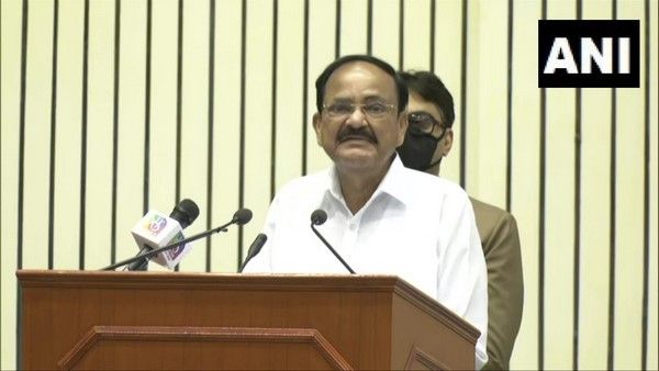 ಪ್ರಧಾನಿ ಮೋದಿ ರಾಜಕೀಯ ಜೀವನ ಕುರಿತ 'ಮೋದಿ@20: ಡ್ರೀಮ್ಸ್ ಮೀಟ್ ಡೆಲಿವರಿ' ಪುಸ್ತಕ ಬಿಡುಗಡೆ