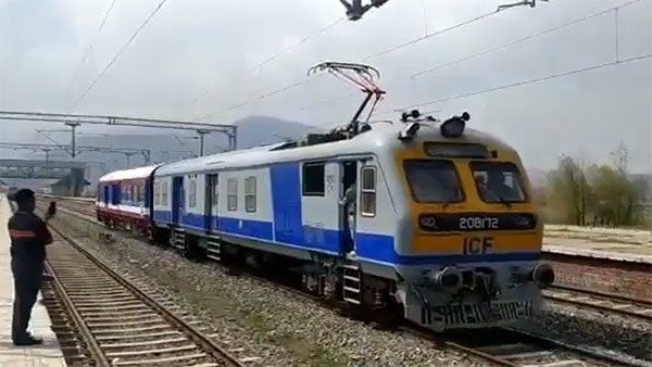 ರೈಲಿನಲ್ಲಿ ನೀಲಿ, ಕೆಂಪು ಮತ್ತು ಹಸಿರು ಕೋಚ್‌ಗಳು ಏಕೆ ಇವೆ? ಇದರರ್ಥವೇನು?