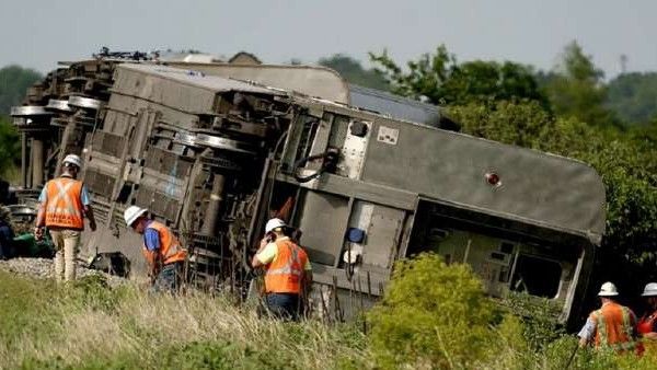 US: ಮಿಸೌರಿಯಲ್ಲಿ 243 ಪ್ರಯಾಣಿಕರಿದ್ದ ರೈಲು ಟ್ರಕ್‌ಗೆ ಡಿಕ್ಕಿ: 46 ಸಾವು