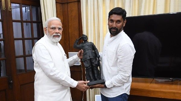 ಆದಿಶಂಕರರು ಆಯ್ತು ಈಗ ನೇತಾಜಿ ಪ್ರತಿಮೆ ನಿರ್ಮಾಣದಲ್ಲಿ ಮೈಸೂರಿನ ಶಿಲ್ಪಿ