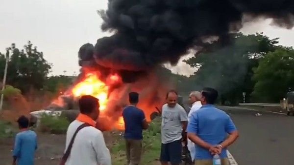 ಕಲಬುರಗಿ ಬಸ್‌ ಅಪಘಾತ: 7 ಮಂದಿ ಸಜೀವ ದಹನ ಶಂಕೆ