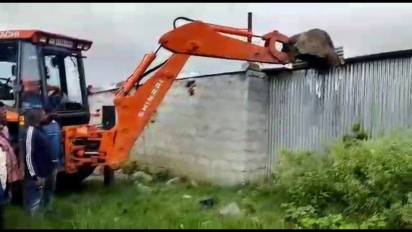 ಚಿಕ್ಕಮಗಳೂರು: ಅಕ್ರಮ ಕಾಸಾಯಿಖಾನೆ ಮೇಲೆ ನಗರಸಭೆ ಅಧಿಕಾರಿ ಸಿಬ್ಬಂದಿ ದಾಳಿ