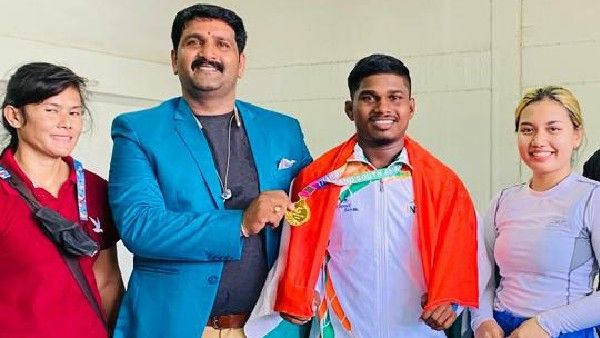 ಬಡತನದಲ್ಲಿ ಅರಳಿದ ಹೂವು: ಚಿನ್ನದ ಪದಕಕ್ಕೆ ಮುತ್ತಿಟ್ಟ ದಾವಣಗೆರೆಯ ಉಮೇಶ್