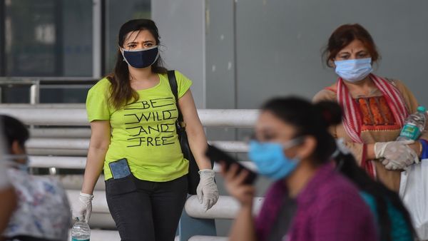 ಕೊರೊನಾ ಅಪಾಯ; ವಿಮಾನ, ವಿಮಾನ ನಿಲ್ದಾಣಗಳಲ್ಲಿ ಮಾಸ್ಕ್ ಕಡ್ಡಾಯ