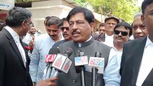 ಆರ್‌ಎಸ್‌ಎಸ್‌ನವರು ಫೈವ್ ಸ್ಟಾರ್ ಹೊಟೇಲ್‌ನಲ್ಲಿರಲ್ಲ, ಅವರು ತ್ಯಾಗಜೀವಿಗಳು: ಸಚಿವ ಮುರುಗೇಶ್ ನಿರಾಣಿ