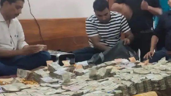 ಪಾಟ್ನಾ: ಡ್ರಗ್ ಇನ್ಸ್‌ಪೆಕ್ಟರ್ ಮನೆ ಮೇಲೆ ದಾಳಿ: ನೋಟು ಎಣಿಸಲು ಯಂತ್ರ ಆರ್ಡರ್