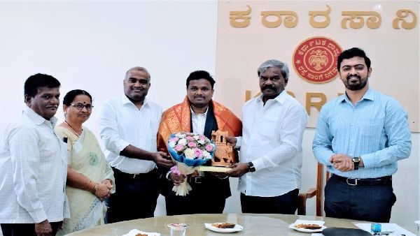 ಐಎಎಸ್ ಪರೀಕ್ಷೆ: 569 ರ್‍ಯಾಂಕ್ ಪಡೆದ ಚಾಲಕನ ಮಗನಿಗೆ ಕೆಎಸ್ಆರ್‌ಟಿಸಿ ಸನ್ಮಾನ