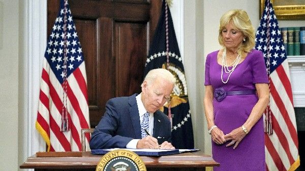 ಹೊಸ ಮಸೂದೆಗೆ ಜೋ ಬೈಡೆನ್ ಸಹಿ: ಅಮೆರಿಕದಲ್ಲಿ ಗನ್ ಬಳಕೆಗೆ ಬೀಳುತ್ತಾ ಕಡಿವಾಣ