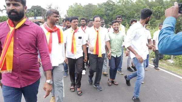 ಪಠ್ಯ ಪರಿಷ್ಕರಣೆ ವಿರುದ್ಧ ಆಕ್ರೋಶ; ತೀರ್ಥಹಳ್ಳಿಯಲ್ಲಿ ಪಾದಯಾತ್ರೆ