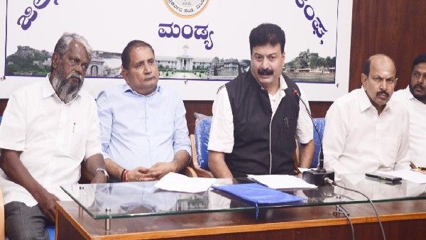 ಪರಿಷತ್ತಿನ ನಾಲ್ಕೂ ಸ್ಥಾನಗಳಲ್ಲಿ ಬಿಜೆಪಿ ಗೆದ್ದು ಮೋದಿಗೆ ಉಡುಗೊರೆ: ಮಹೇಶ್