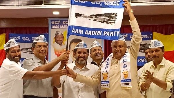 ಮೂರು ಪಕ್ಷಗಳಲ್ಲಿ ಪ್ರಾಮಾಣಿಕರೇ ಅಸ್ಪೃಶ್ಯರು: ಮುಖ್ಯಮಂತ್ರಿ ಚಂದ್ರು