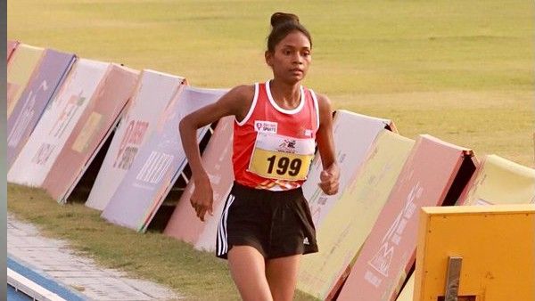 ನಕ್ಸಲರಿಂದ ತಂದೆ ಹತ್ಯೆ, ಸ್ಕಾಲರ್‌ಶಿಪ್‌ನಲ್ಲಿ ಓದು, ಈಗ ನ್ಯಾಷನಲ್ ರೆಕಾರ್ಡ್ ಬ್ರೇಕರ್