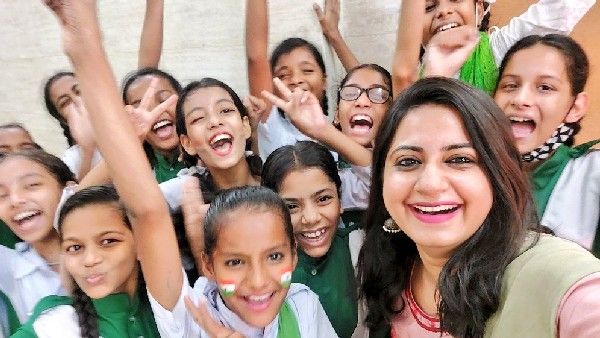 ವೈರಲ್ ವಿಡಿಯೋ: ತರಗತಿಯಲ್ಲಿ ಮಕ್ಕಳ ಜೊತೆ ಶಿಕ್ಷಕಿ ನೃತ್ಯ