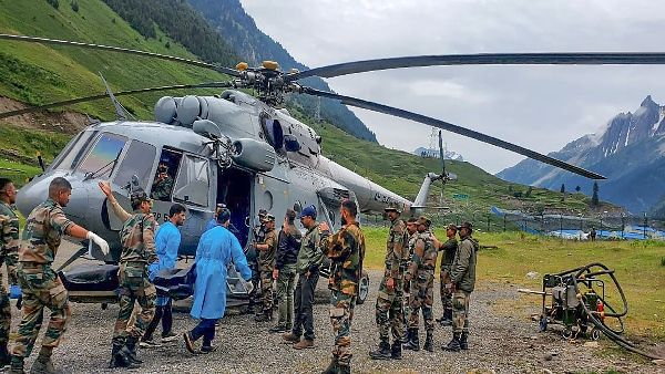 ಅಮರನಾಥ: ರಕ್ಷಣಾ ಕಾರ್ಯಕ್ಕೆ 8 ಹೆಲಿಕಾಪ್ಟರ್‌ ನಿಯೋಜಿಸಿದ ವಾಯಯಪಡೆ