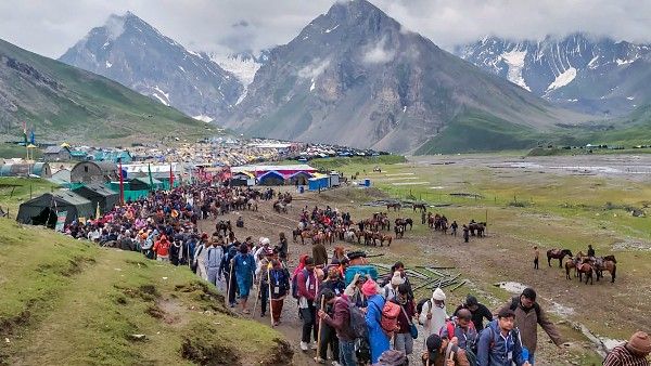 ಭಾರಿ ಮಳೆಯಿಂದ ಭೂ ಕುಸಿತ: ಜಮ್ಮುವಿನಿಂದ ಅಮರನಾಥ ಯಾತ್ರೆ ತಾತ್ಕಾಲಿಕ ಸ್ಥಗಿತ