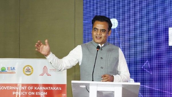 ಹೂಡಿಕೆದಾರರು ನೇರವಾಗಿ ರೈತರಿಂದ ಭೂಮಿ ಖರೀದಿಸಿ, ಸರ್ಕಾರ ನೀರು ರಸ್ತೆ ಕೊಡುತ್ತದೆ